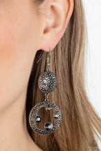 Load image into Gallery viewer, Eastern Entrada Silver Earring