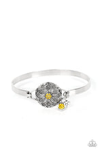 Load image into Gallery viewer, Fleur de Prairie Yellow Bangle