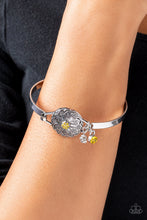 Load image into Gallery viewer, Fleur de Prairie Yellow Bangle