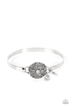 Load image into Gallery viewer, Fleur de Prairie White Bangle