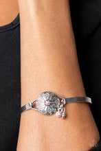 Load image into Gallery viewer, Fleur de Prairie Pink Bangle