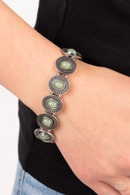 Load image into Gallery viewer, Dainty Delight Green Bracelet