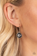 Load image into Gallery viewer, Fleek and Flecked Black Necklace