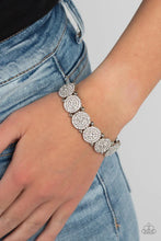 Load image into Gallery viewer, Palace Intrigue White Bracelet
