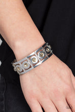 Load image into Gallery viewer, Stretch of Drama Brown Bracelet
