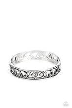 Load image into Gallery viewer, Versailles Villa Silver Bangle