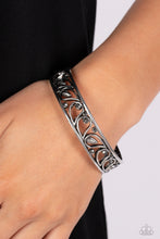 Load image into Gallery viewer, Versailles Villa Silver Bangle