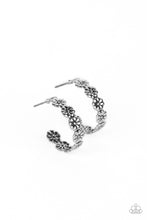 Load image into Gallery viewer, Floral Fad Silver Earrings