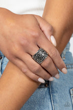 Load image into Gallery viewer, Edgy Effulgence Silver Ring