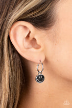 Load image into Gallery viewer, Subtle Smile Black Earrings