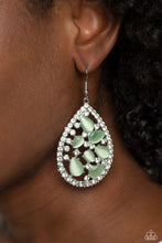Load image into Gallery viewer, Cats Eye Class Green Earrings