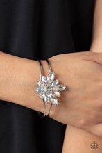 Load image into Gallery viewer, Chic Corsage White Hinged Bracelet