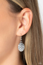 Load image into Gallery viewer, Badlands Border Red Necklace