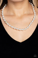 Load image into Gallery viewer, Countess Chic Gold Necklace