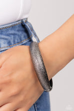 Load image into Gallery viewer, Rippling Reunion Black Hinged Bracelet