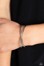 Load image into Gallery viewer, Teasing Twist Silver Cuff