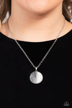 Load image into Gallery viewer, Captivating Contrast White Necklace