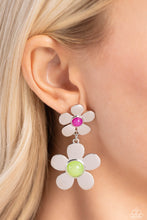 Load image into Gallery viewer, Fashionable Florals Green Earrings