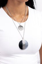 Load image into Gallery viewer, Striped Style Silver Necklace