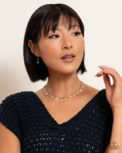 Load image into Gallery viewer, Delicate Display White Necklace