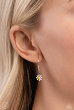 Load image into Gallery viewer, Delicate Display White Necklace