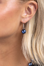 Load image into Gallery viewer, White Collar Welcome Blue Necklace
