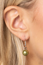 Load image into Gallery viewer, Girly Gathering Green Necklace