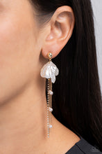 Load image into Gallery viewer, Graceful Gesture Gold Earrings