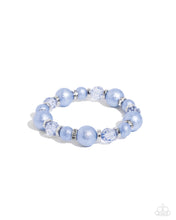 Load image into Gallery viewer, Pearl Protagonist Blue Bracelet