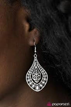 Load image into Gallery viewer, Arabian Affair Silver Earrings