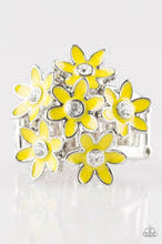Load image into Gallery viewer, Blooming Bouquet Yellow Ring - Angie&#39;s $5.00 Bling