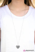 Load image into Gallery viewer, Wandering Heart Green Necklace