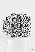 Load image into Gallery viewer, Divinely Daisy Silver Ring - Angie&#39;s $5.00 Bling