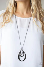Load image into Gallery viewer, Relic Renaissance Black Necklace