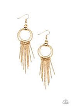 Load image into Gallery viewer, Eye-Catching Edge Gold Earrings