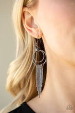Load image into Gallery viewer, Eye Catching Edge Black Earrings