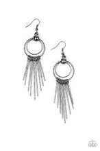 Load image into Gallery viewer, Eye Catching Edge Black Earrings