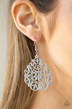 Load image into Gallery viewer, Garden Party Princess White Earrings