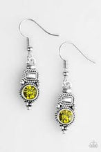 Load image into Gallery viewer, Glittering Grandeur Green Earrings