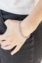 Load image into Gallery viewer, Glitzy Gleam White Bracelet