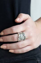 Load image into Gallery viewer, Hibiscus Highland Silver Ring