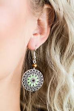 Load image into Gallery viewer, Honolulu Harmony Green Earrings
