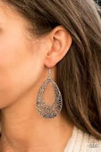 Load image into Gallery viewer, Iridescently Ivy Silver Earrings