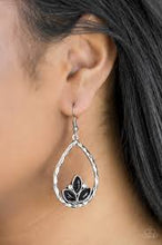Load image into Gallery viewer, Lotus Laguna Black Earrings