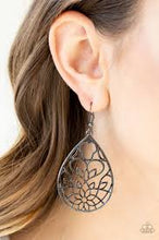 Load image into Gallery viewer, Lovely Lotus Black Earrings