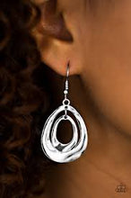 Load image into Gallery viewer, Magnificent Shine Silver Earrings