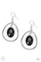 Load image into Gallery viewer, Make Noir Mistake Black Earrings