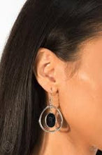 Load image into Gallery viewer, Make Noir Mistake Black Earrings