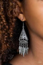 Load image into Gallery viewer, Me Oh Mayan Black Earrings