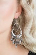 Load image into Gallery viewer, Nature Escape Orange Earrings